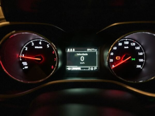 TRACKER 1.0 TURBO AUT - Imagem 7