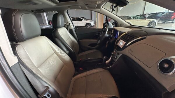 TRACKER LTZ 2014 1.8 AUT - Imagem 7