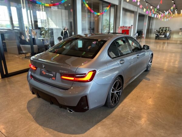BMW 320i M SPORT 2.0 TURBO AUT 2024 - Imagem 4
