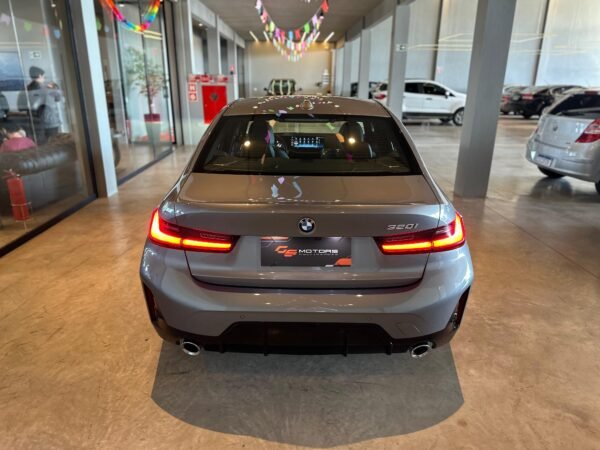 BMW 320i M SPORT 2.0 TURBO AUT 2024 - Imagem 2