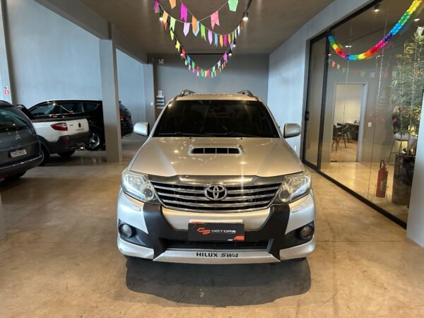 TOYOTA SW4 SRV 3.0 D4-D 4X4 AUTOMÁTICA 2012 - Imagem 2