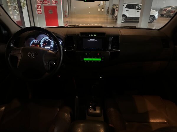 TOYOTA SW4 SRV 3.0 D4-D 4X4 AUTOMÁTICA 2012 - Imagem 7