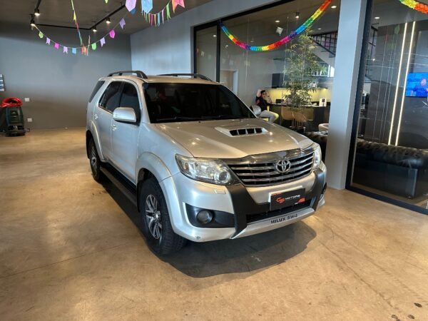 TOYOTA SW4 SRV 3.0 D4-D 4X4 AUTOMÁTICA 2012