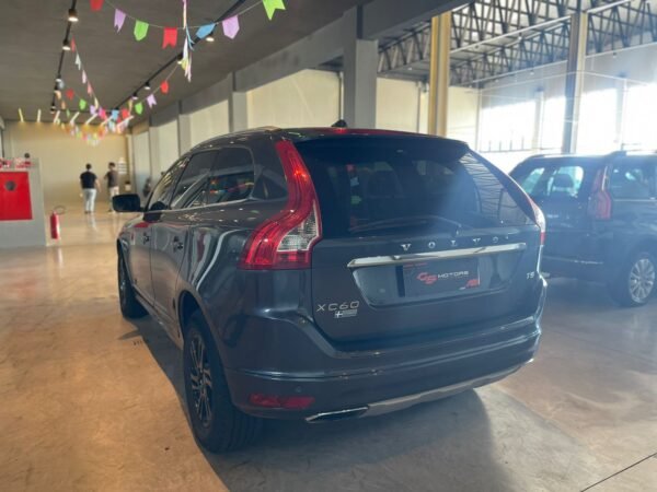 VOLVO XC60 T5 KINETIC 2.0 TURBO 2016 - Imagem 4