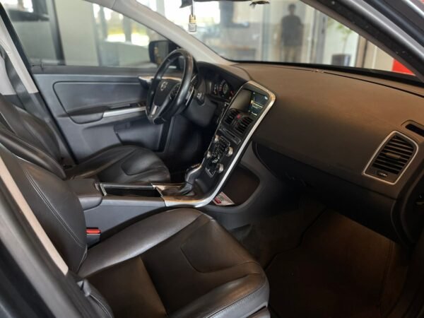 VOLVO XC60 T5 KINETIC 2.0 TURBO 2016 - Imagem 6