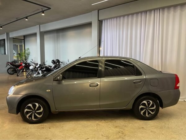 TOYOTA ETIOS 1.5 XS MANUAL – 2013 - Imagem 10