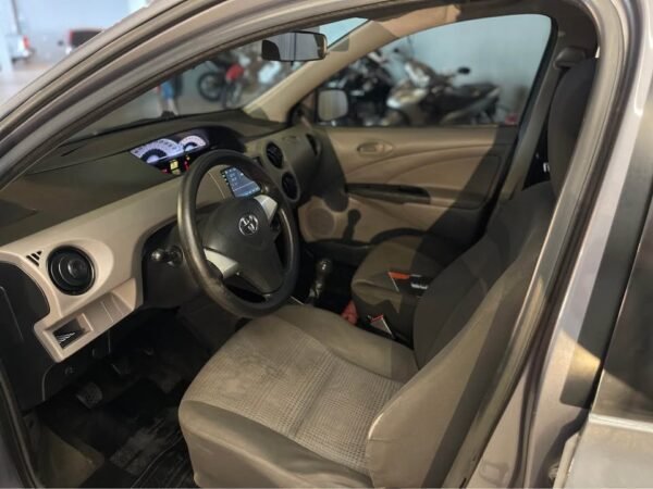 TOYOTA ETIOS 1.5 XS MANUAL – 2013 - Imagem 8