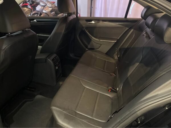 VOLKSWAGEN JETTA 2.0 AUTOMÁTICO – 2014 - Imagem 5