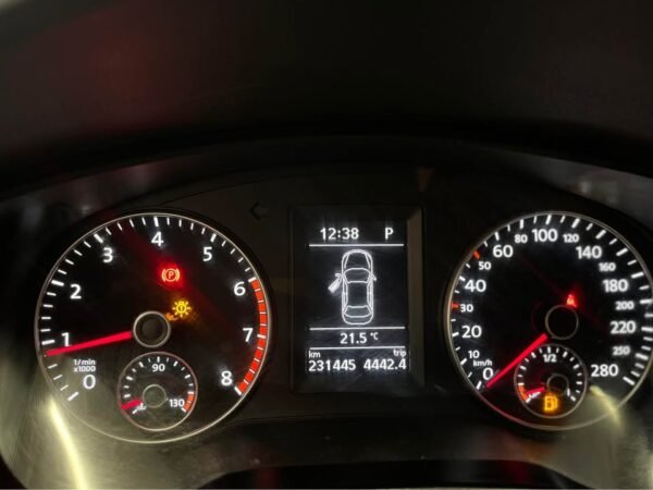 VOLKSWAGEN JETTA 2.0 AUTOMÁTICO – 2014 - Imagem 3