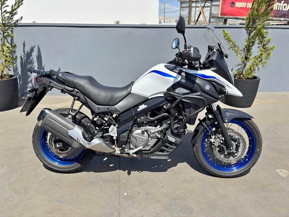 SUZUKI V-STROM 650 2021 1 SUZUKI V-STROM 650 2021