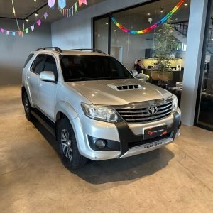 TOYOTA SW4 SRV 3.0 D4-D 4X4 AUTOMÁTICA 2012